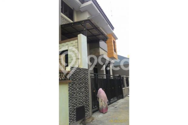 Di jual rumah mewah 3 lantai plus basment di Jatwaringin 