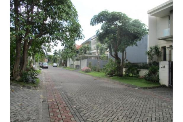 JUAL RUMAH BESAR GRAHA FAMILI Surabaya Barat. Dekat 