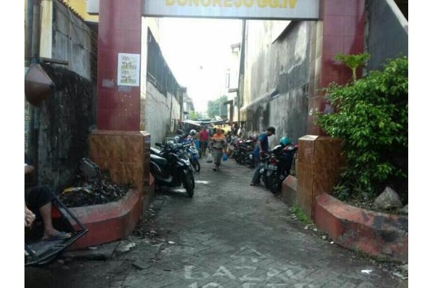 Rumah cocok untuk usaha di area pasar Donorejo Surabaya