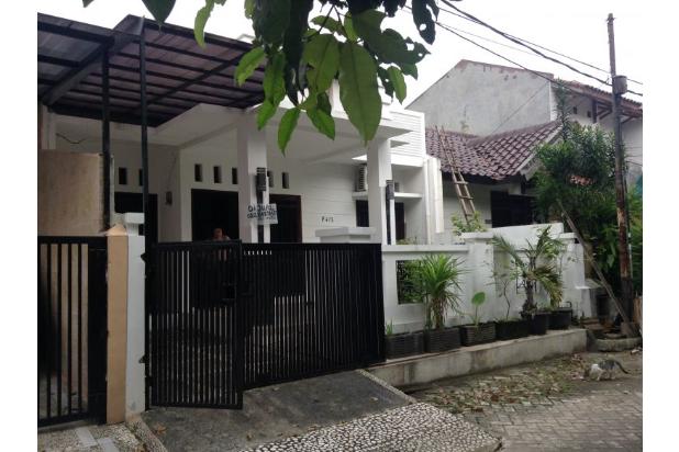 Rumah cantik di Taman Cipulir Estate . Harga murah lokasi 