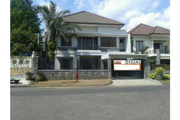  Rumah  Dijual Mewah  di jalan Raya Istana  Dieng