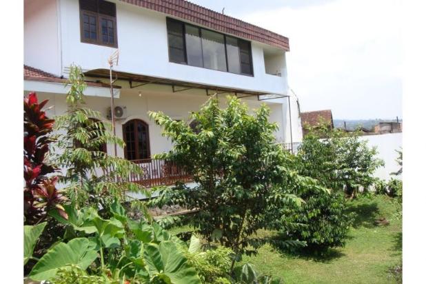 JUAL DIBAWAH HARGA PASAR - Rumah Vila Kebun di Bandung Timur