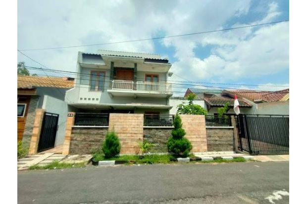 Rumah 2 Lantai Bagus Sekali Furnished SHM di Jalan Raya Sulfat, Malang