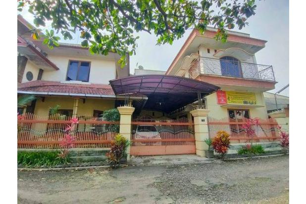 Rumah 2 Lantai Bagus Furnished SHM di Blimbing, Malang