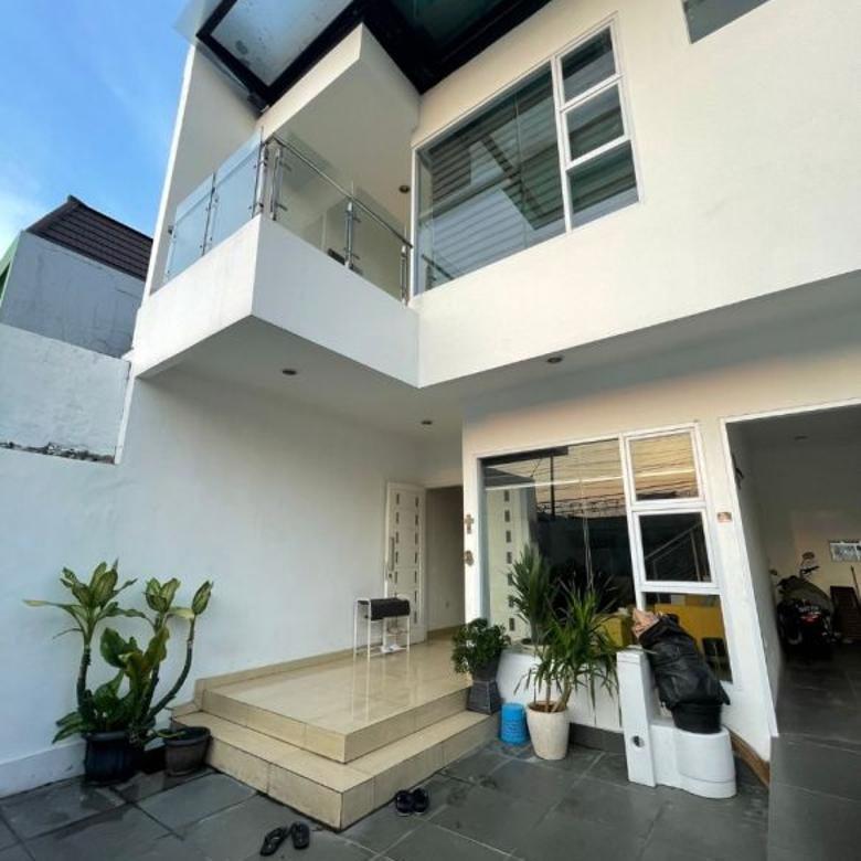 Rumah cantik FULL FURNISH di Petukangan Utara Jakarta Selatan