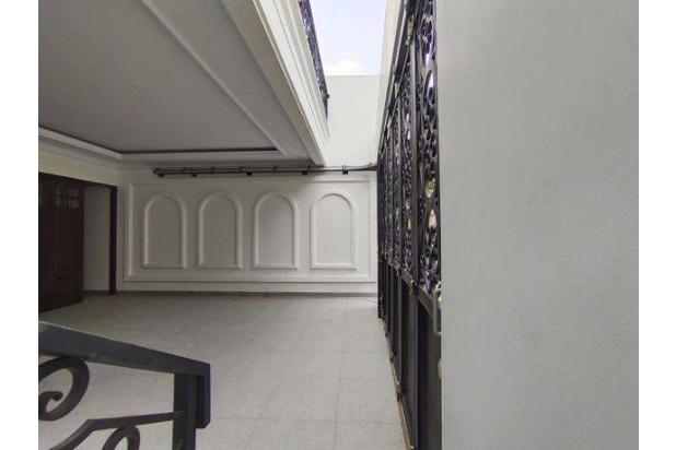 Rumah Mewah Ada Pool Dan Lift Akses Tol Andara Jagakarsa, Jakarta-undefined