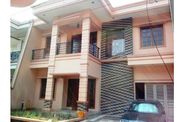 Rumah baru mewah 2 lantai di Townhouse Wadas Jatiwaringin deakt pintu Tol
