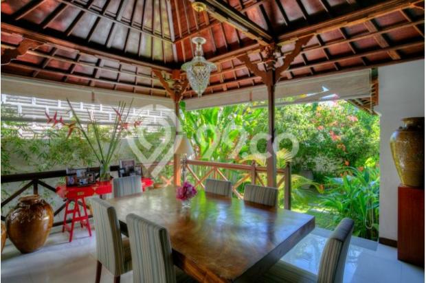 Rumah Modern SHM dengan Kebun yang Luas di Sanur