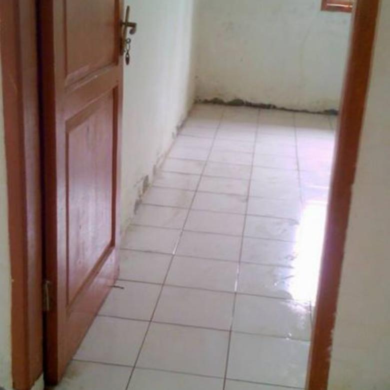 Rumah Dijual 2 Menit Ke Pusat Barang Impor / Pajak Melati