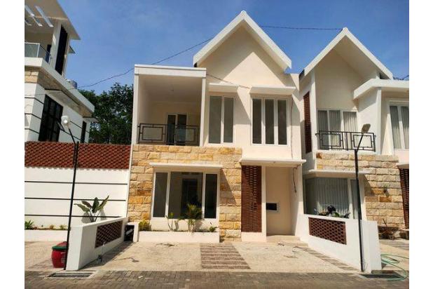 Rumah 2 Lantai Bagus Sekali Furnished SHM di Batu, Malang