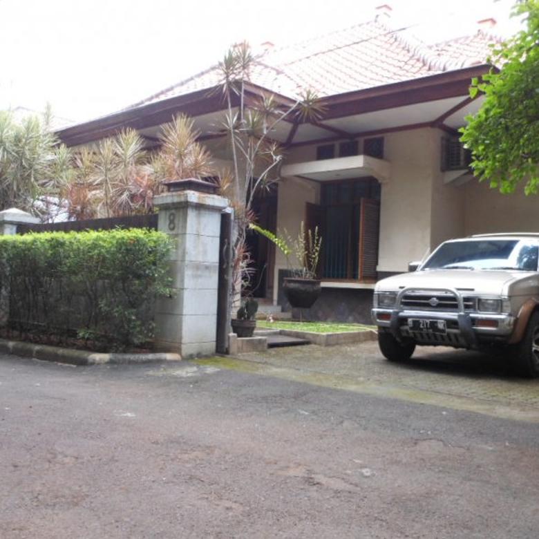 DIJUAL RUMAH MEWAH BERGAYA JAWA  ANTIK ISI FURNITUR JATI 