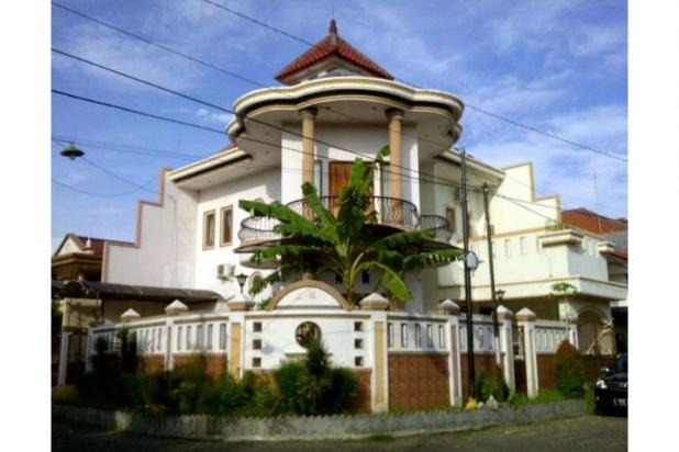  Rumah  Dijual hook hadap  Timur  Laut  2 lantai Surabaya 