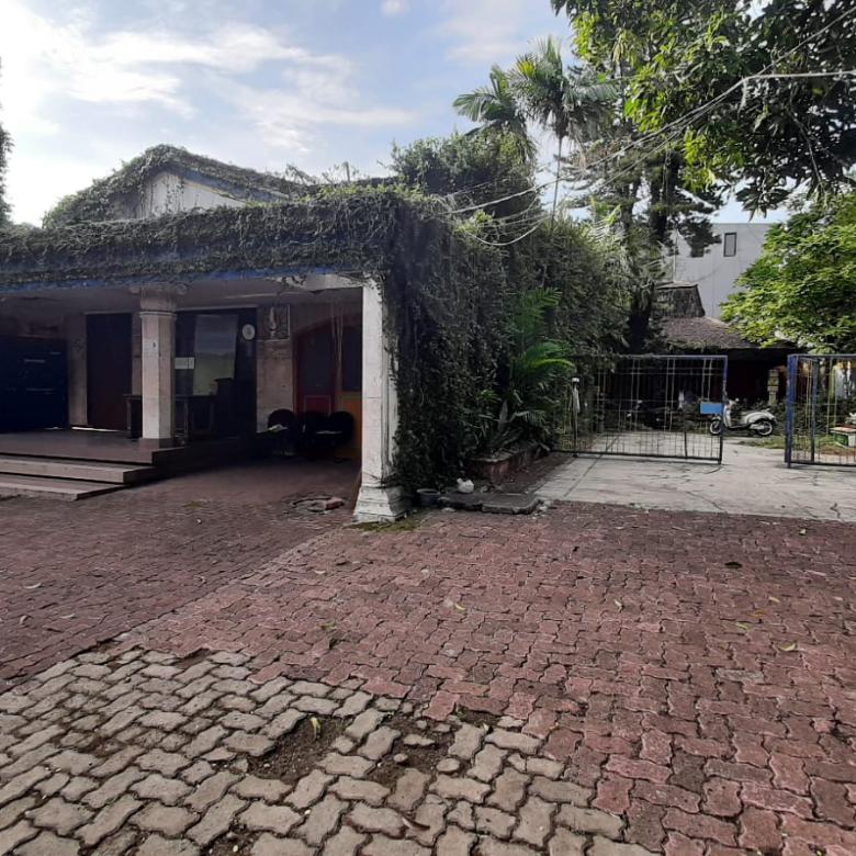 Rumah Tua Lokasi Strategis Jalan Mampang Prapatan Jakarta Selatan