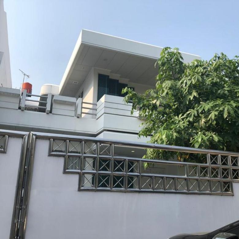 Rumah Intercon Kebon Jeruk Jakarta Barat