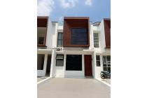 Rumah 2 lantai modern dan strategis dekat Tol Andara di Pondok labu Jakarta Selatan