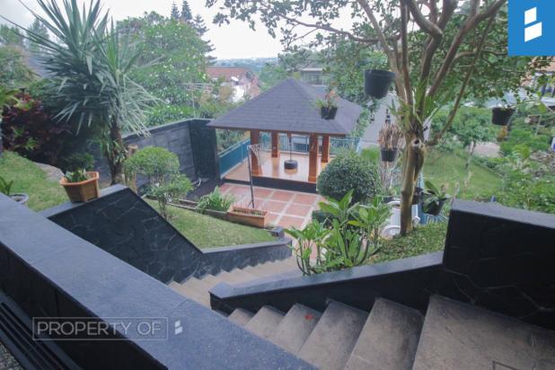 Rumah Cantik View Kota di Dago Resort Bandung