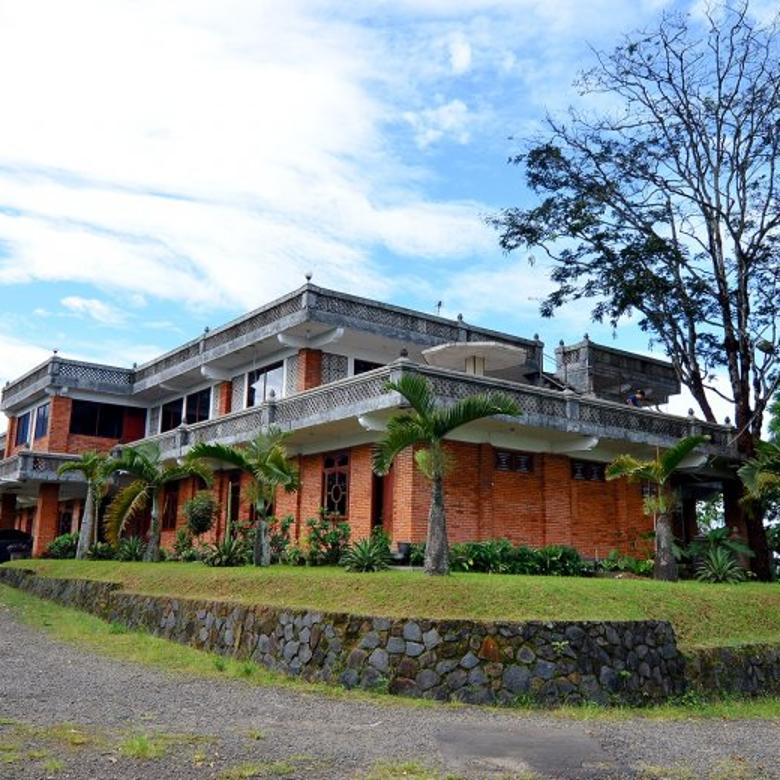  Villa  Penginapan Dengan 50 Kamar  Tidur  3 Lantai Di Sukabumi