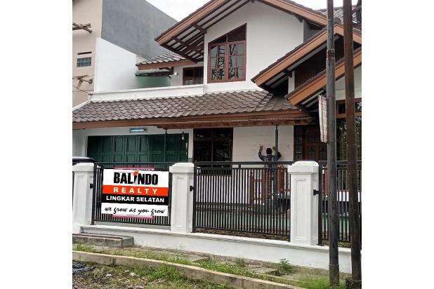 Rumah 2 Lantai Terawat, dkt ke Jalan Utama jl. Riau, Pusat Kota Bandung