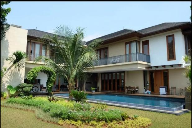 Rumah Mewah Tanah Luas Swimming Pool dekat Bintaro Jaya Sektor 9