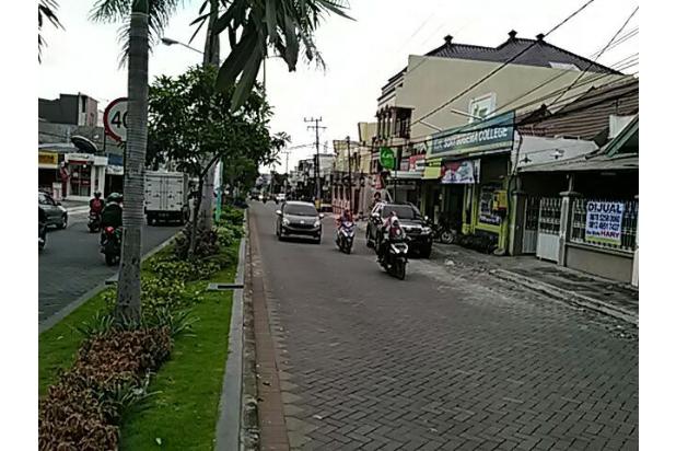 Rumah Strategis di jalan kembar GKB (Gresik Kota Baru 