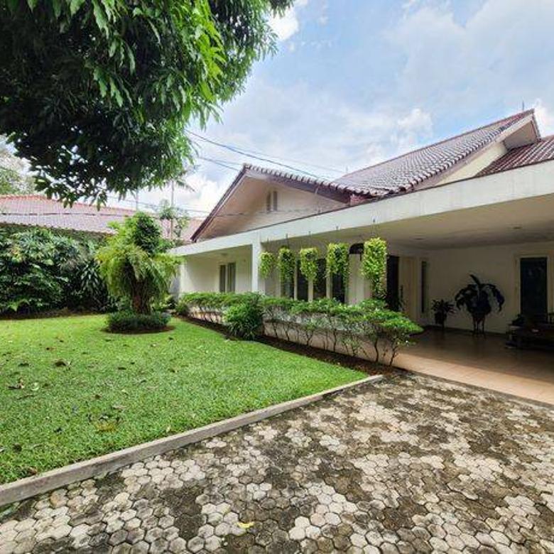 Dijual Rumah Bagus Lokasi Tenang Siap Huni di Kemang, Jakarta Selatan ~ Swimming Pool