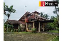 Villa di kawasan Cihideung Bogor